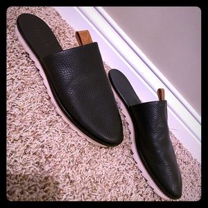 MERCEDES CASTILLO comfy black mules.